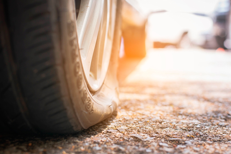O que acontece se rodar com o pneu vazio? | ABC Pneus | Rio de Janeiro