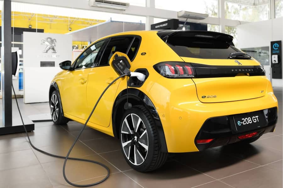 É mais barato manter um carro elétrico ou à combustão? | ABC Pneus | Rio de Janeiro