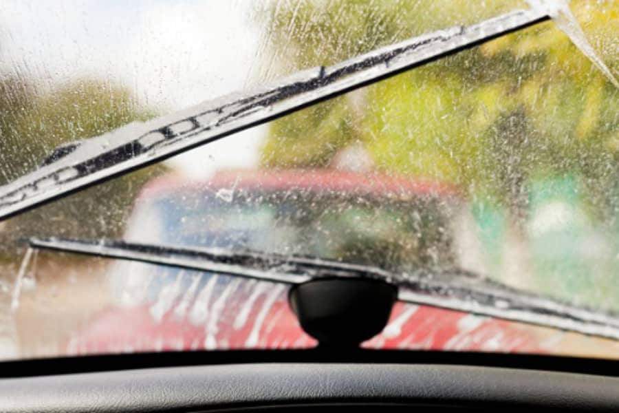 Mitos e verdades sobre limpadores de para-brisa | ABC Pneus | Rio de Janeiro