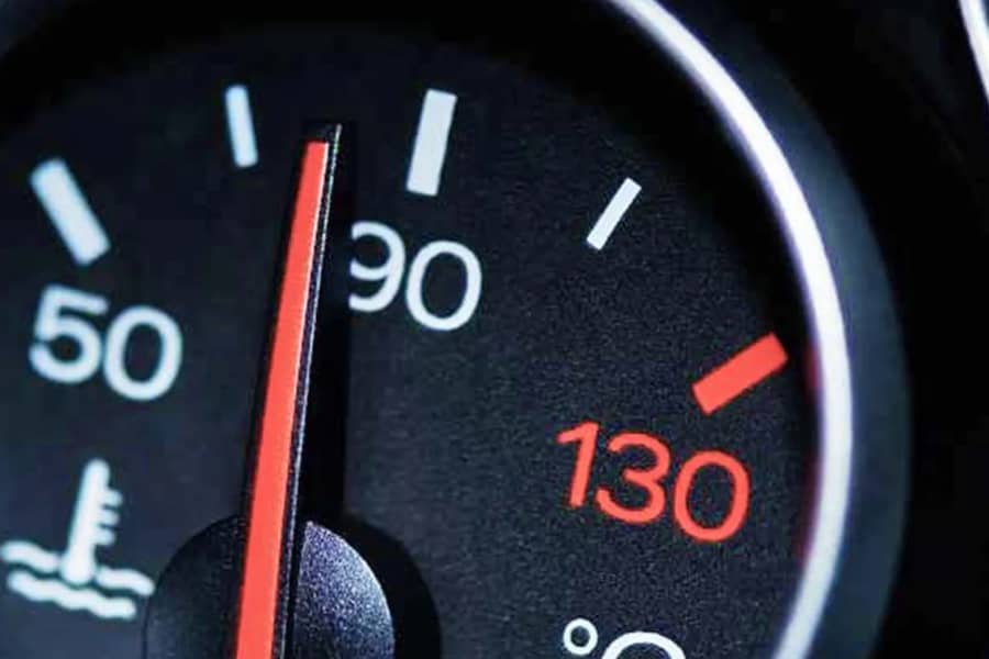 Líquido do radiador baixa mas carro não esquenta. O que pode ser? | ABC Pneus | Rio de Janeiro Líquido do radiador baixa mas carro não esquenta. O que pode ser? | ABC Pneus | Rio de Janeiro