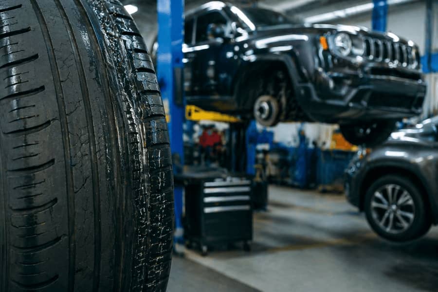 Desgaste interno no pneu do Jeep Compass e Fiat Toro | ABC Pneus | Rio de Janeiro